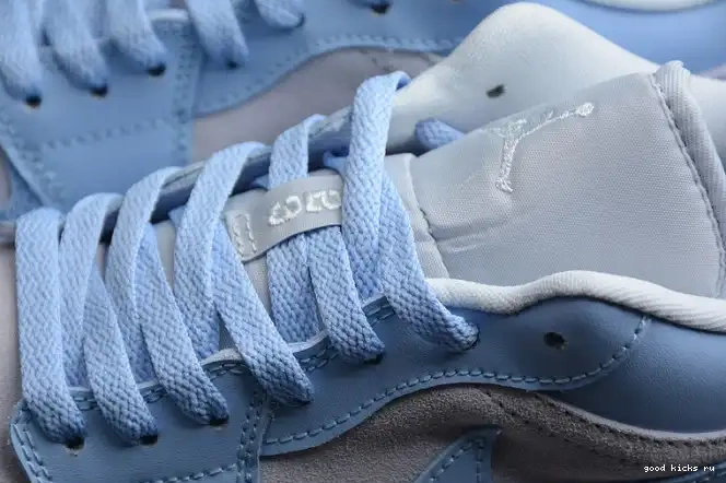 Rep 1 (W) DC0774-050 Jordan University Low Blue 0612